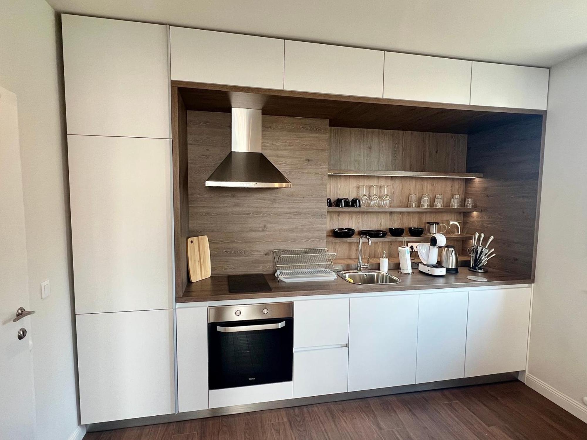 Location ! Location ! Location ! Garden View Apartment *