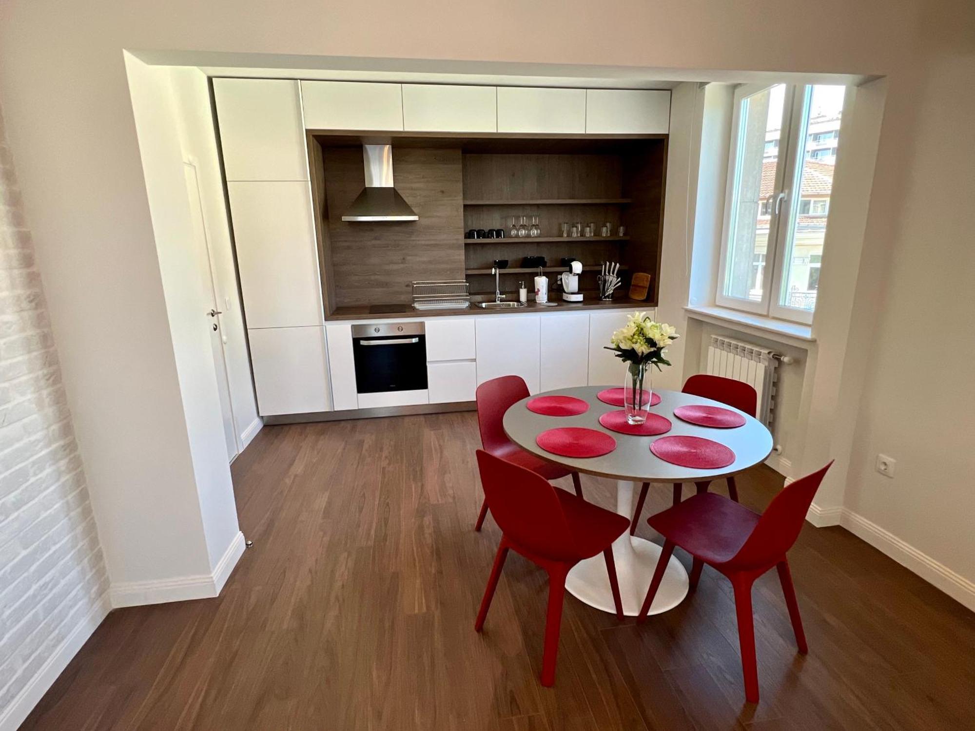 Apartment Location ! Location ! Location ! Garden View