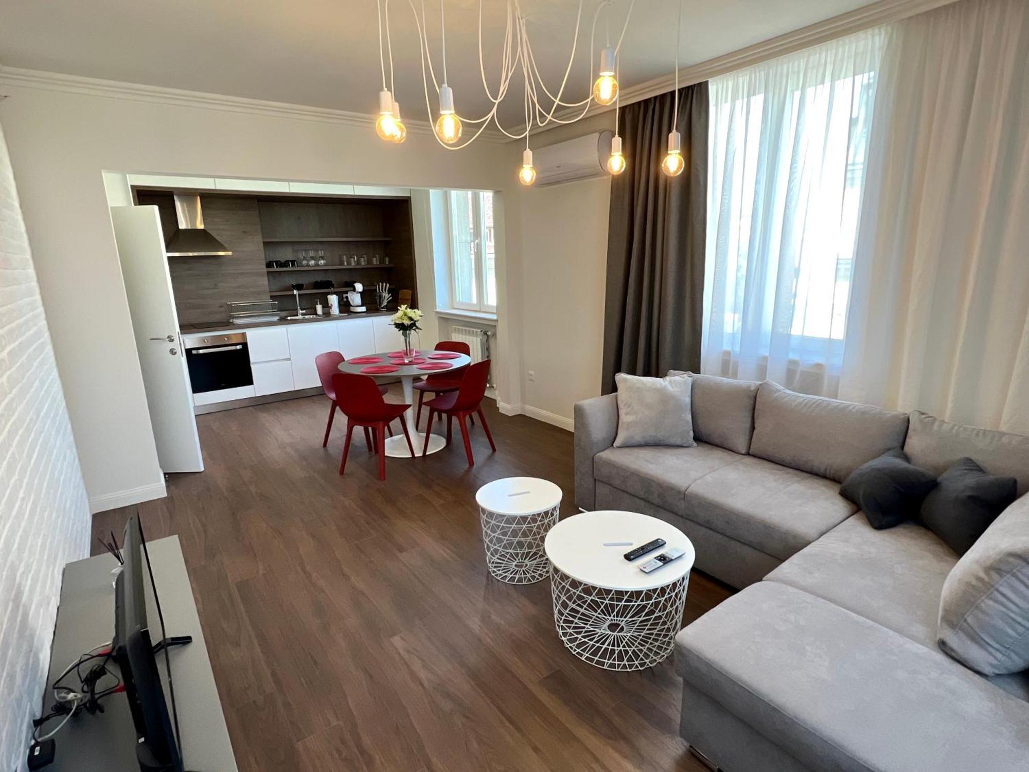 Apartment Location ! Location ! Location ! Garden View
